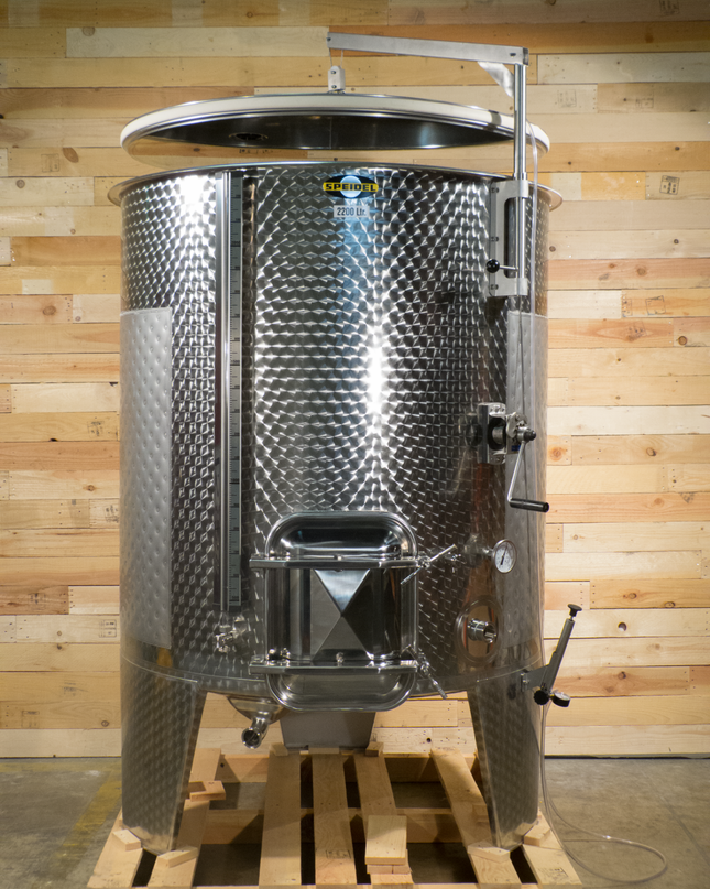 2200 l (581 gal) Speidel Variable Volume Max Jacketed Dish Bottom Tank with Oversized Manway, Extended Legs