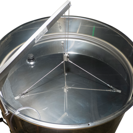 2200 l (581 gal) Speidel Variable Volume Max Jacketed Dish Bottom Tank with Oversized Manway, Extended Legs
