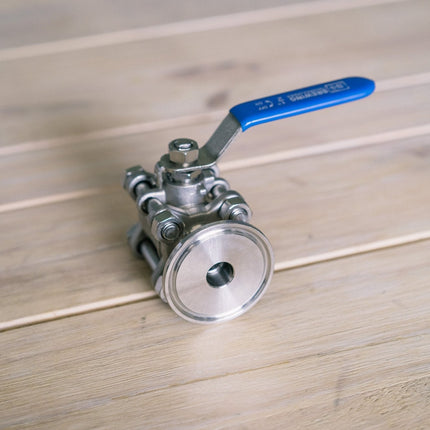 Stainless Ball Valve - 1.5 in T.C. to 1/2 in Female NPT