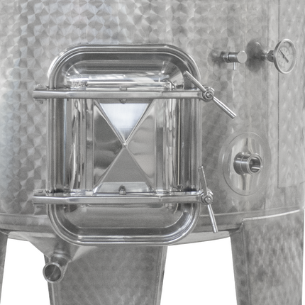 675 l (178 gal) Speidel Variable Volume Jacketed Dish Bottom Tank with Manway and Sight Gauge