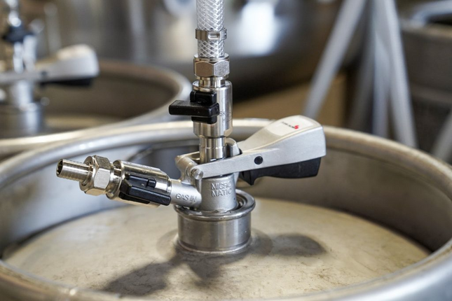 Sankey Kegging Coupler